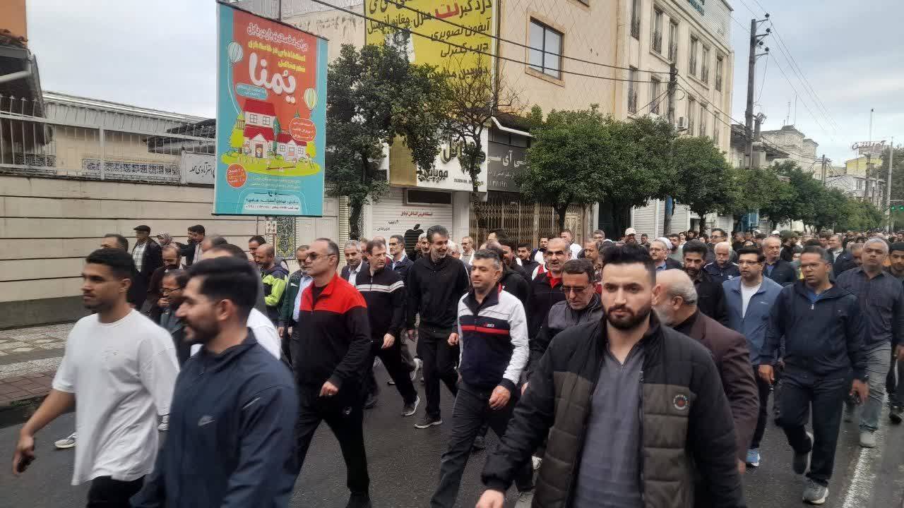 برگزاری همایش پیاده‌روی خانوادگی صبح و نشاط در بابل پخش زنده از شبکه ۳ سیما